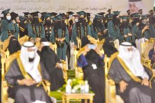 طالبات كلية الطب بجامعة تبوك يؤدين القسم برعاية الأمير فهد بن سلطان