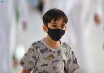 لقطات لعودة الأطفال للصلاة داخل المسجد النبوي