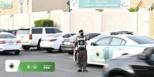 شاهد جهود رجال المرور بمحيط عدد من المدارس خلال أول يوم دراسي