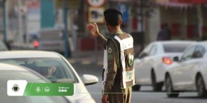 شاهد جهود رجال المرور بمحيط عدد من المدارس خلال أول يوم دراسي