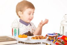 كيف تغذي طفلك بشكل سليم في رمضان؟