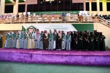 فرحة طلاب وطالبات جامعة الملك خالد بحفل التخرج