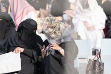 فرحة طلاب وطالبات جامعة الملك خالد بحفل التخرج