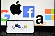 عمالقة التكنولوجيا في وول ستريت يستبعدون مئات الموظفين عمالقة التكنولوجيا في وول ستريت يستبعدون مئات الموظفين