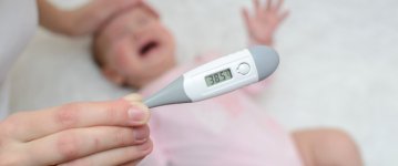 درجة حرارة الأطفال حديثي الولادة الطبيعية.jpg